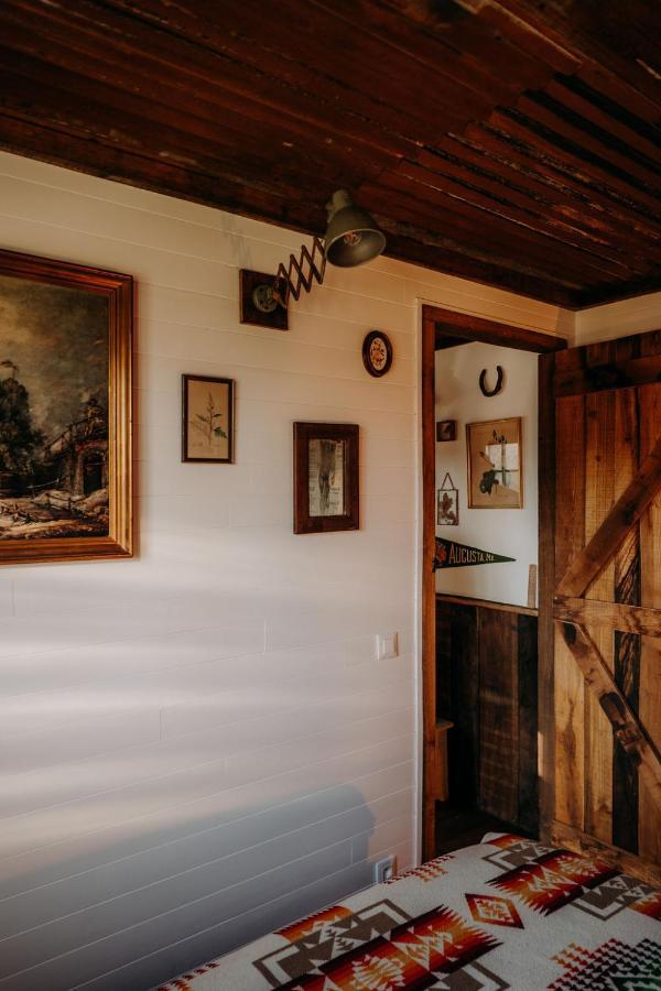 La Ferme Du Pont De Maumy, Cabane Au Bord De L'Etang Et Bain Nordique Busserolles Eksteriør bilde
