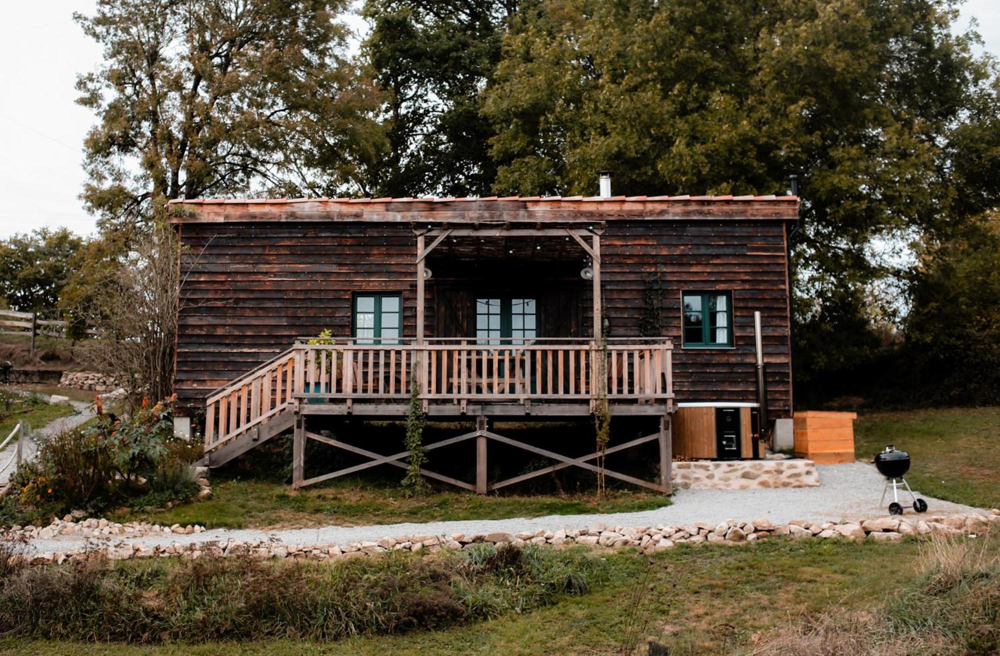 La Ferme Du Pont De Maumy, Cabane Au Bord De L'Etang Et Bain Nordique Busserolles Eksteriør bilde
